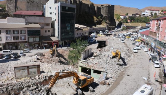 BİTLİS DERE ÜSTÜ YIKIMI